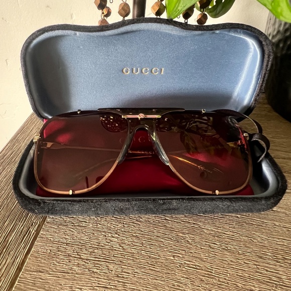 Gucci Modern Aviator Sunglasses GG0739S with box and draw string pouch - Picture 9 of 9